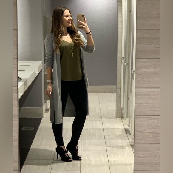 Green Blouse - Picture 4 of 5